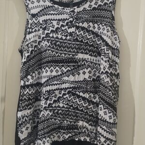 Lapis Black and White Geometric Tank Top